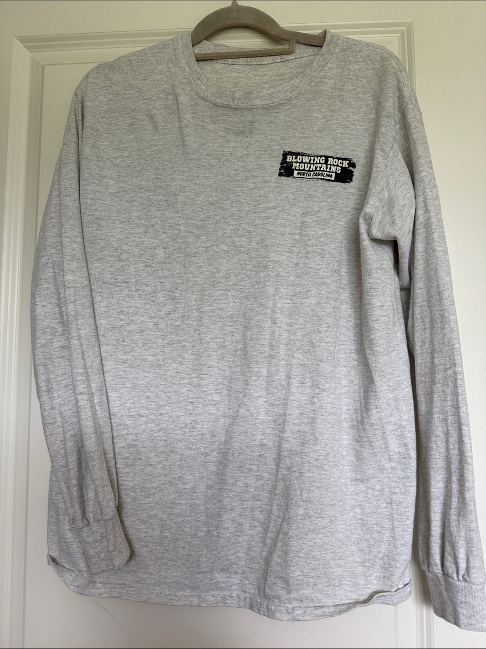 Blowing Rock Mountains Light Gray Long Sleeve Tee